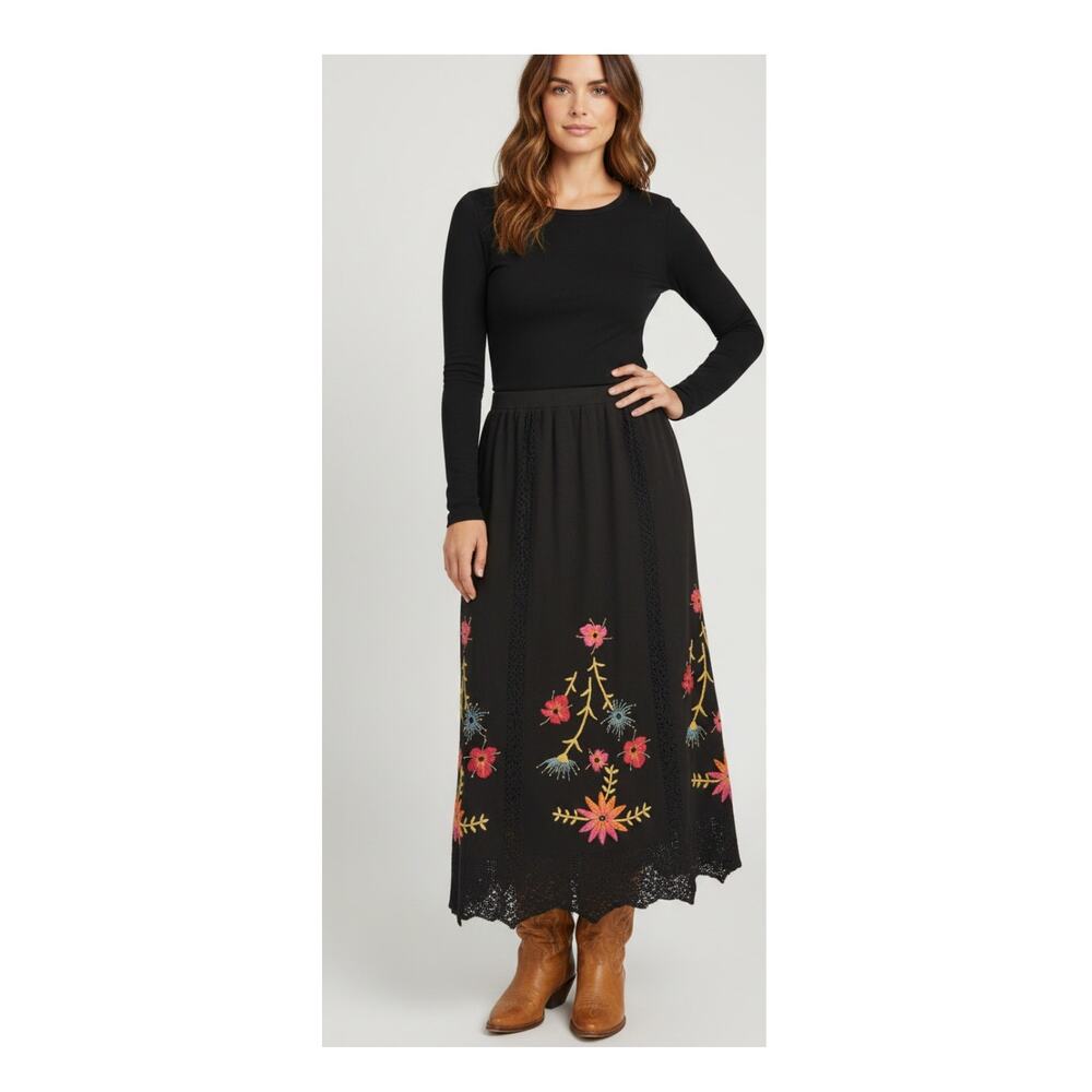 Double D Ranch Black Embroidered Floral Maxi Skirt Lace Hem size Medium